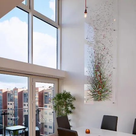 Centre With Free Secure Underground Parking * Glasgow