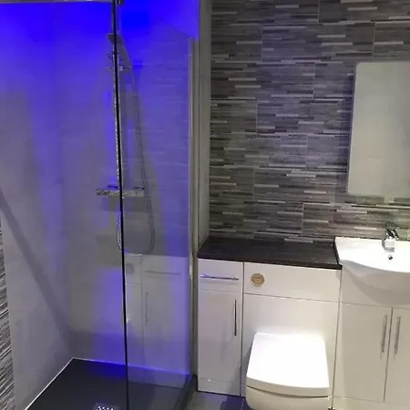 Centre With Free Secure Underground Parking Daire Glasgow