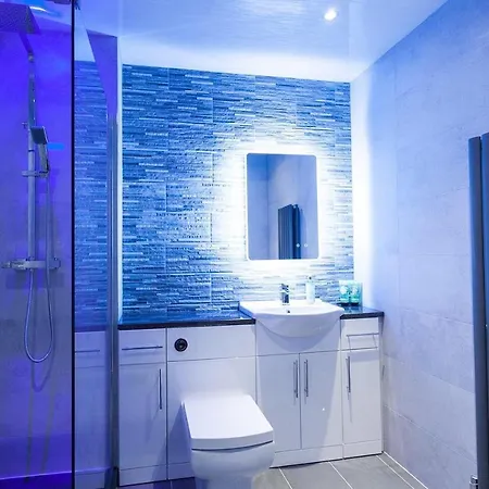 Centre With Free Secure Underground Parking Apartment *