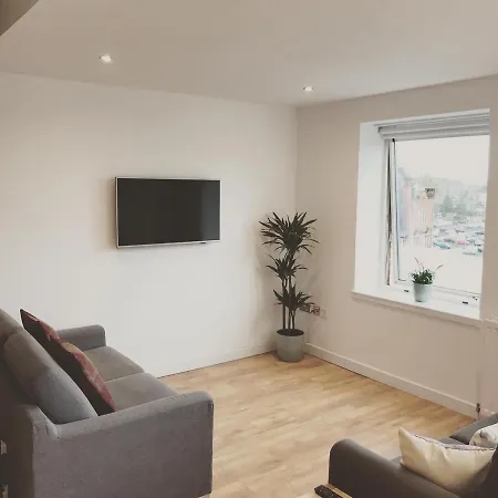 Centre With Free Secure Underground Parking * Glasgow