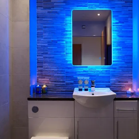 Apartment Centre With Free Secure Underground Parking Glasgow