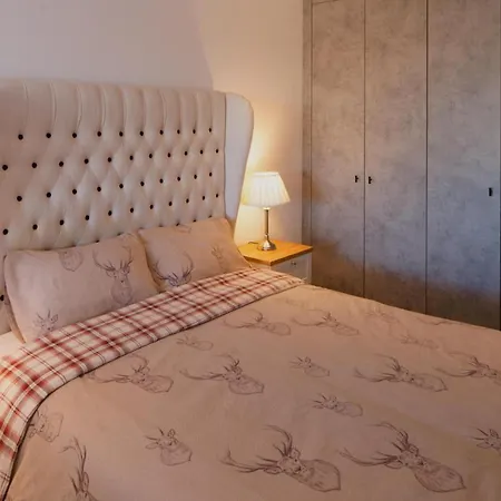 Centre With Free Secure Underground Parking Daire