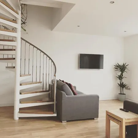 Centre With Free Secure Underground Parking Glasgow