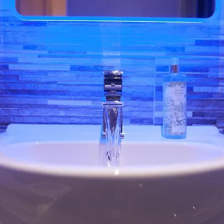 Centre With Free Secure Underground Parking Daire Glasgow