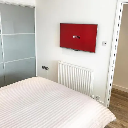 Centre With Free Secure Underground Parking Apartment *