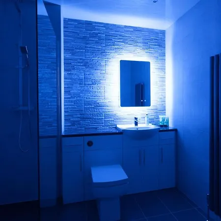 Centre With Free Secure Underground Parking Apartment *