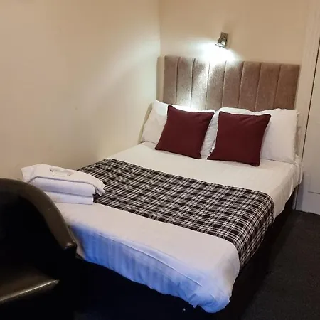 Hotel The Hampton Court 3*