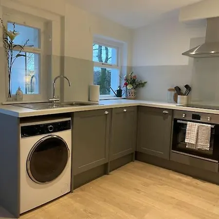 A Cosy Two-bedroom Near Loch Lomond Glasgow