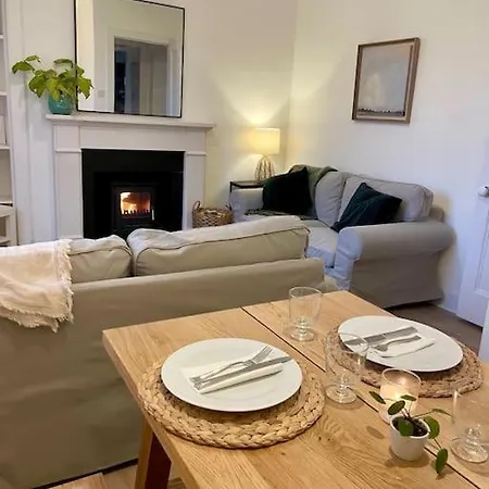 A Cosy Two-bedroom Near Loch Lomond Hébergement de vacances