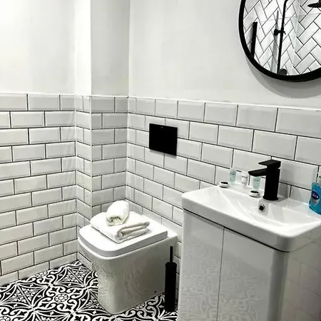 Stunning 1 Bed In West End グラスゴー