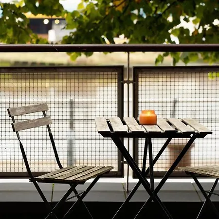 Riverside West End Daire Glasgow