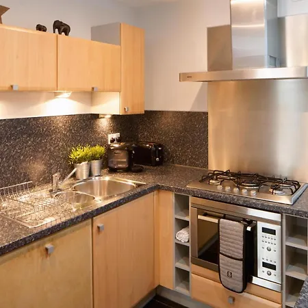 Riverside West End * Glasgow