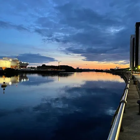 Riverside West End * غلاسغو