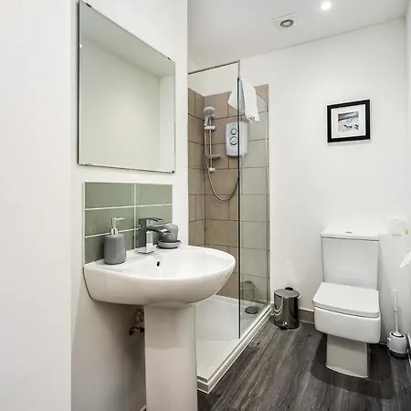 Renfrew 4-bed Flat * 글라스고
