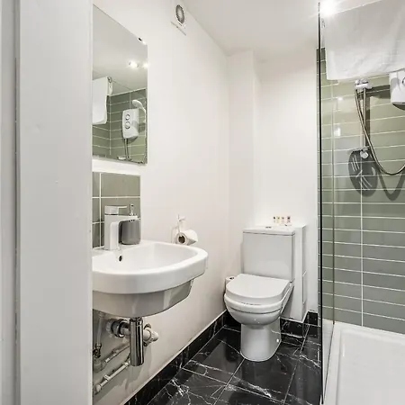 펜션 Renfrew 4-bed Flat *
