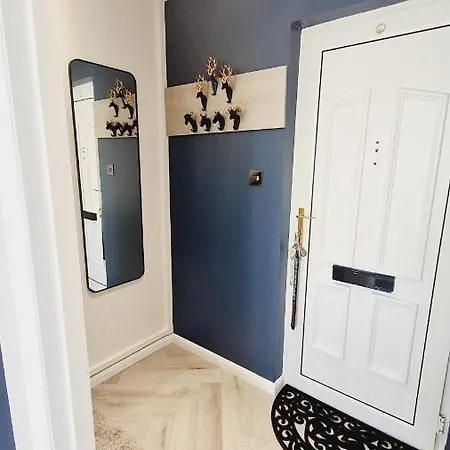 Beautiful 2bed House With Garden, Walking Distance To Town - Free Parking Glasgow