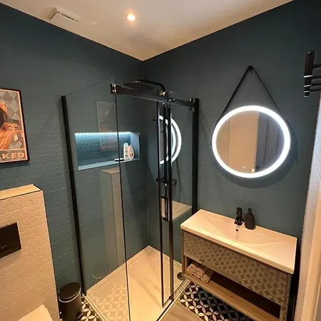 Beautiful 2bed House With Garden, Walking Distance To Town - Free Parking *