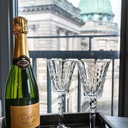 The Lusso - 2br - A 5* Escape Like No Other Glasgow