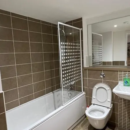 Modern & Spacious 2 Bed Merchant Apart-high St *