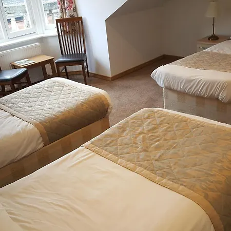 Mclays Hotell 2*