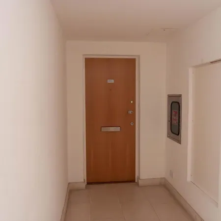 Pass The Keys Lovely 2-bed In Perfect City Location With Parking *