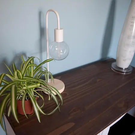 Pass The Keys Lovely 2-bed In Perfect City Location With Parking *