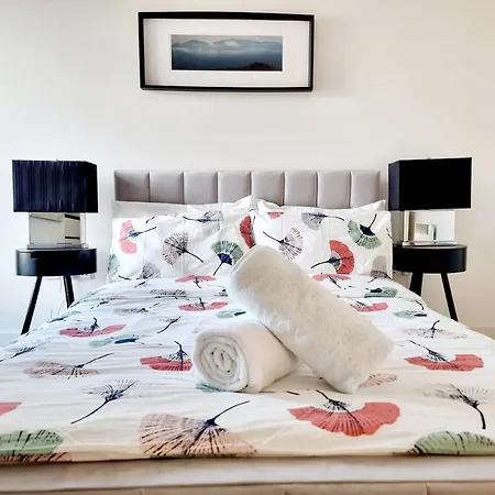 Two Bed Penthouse In The Heart Of Apartamento