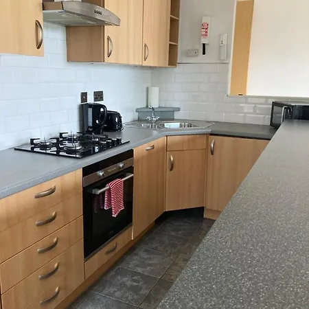 Riverview Apartment *