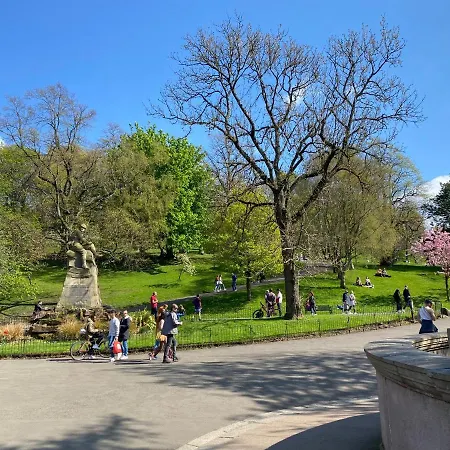 Captivating In Westend Uk * Glasgow