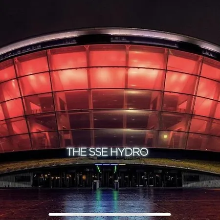 Captivating In Westend Uk *