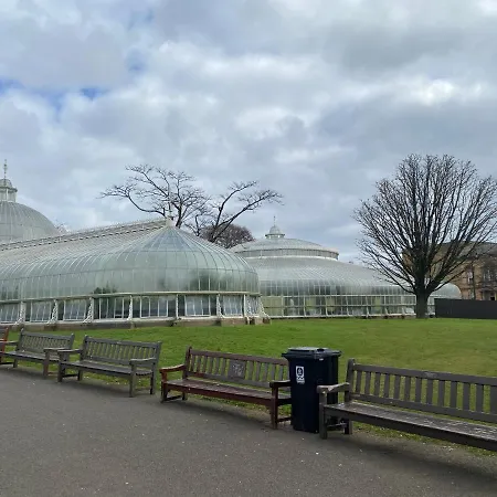 Captivating In Westend Uk * Glasgow