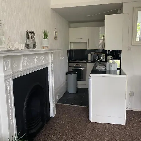 Captivating In Westend Uk Apartmán *