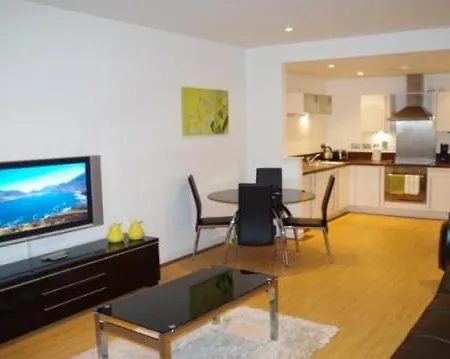 Dreamhouse At Oswald Street, Centre *