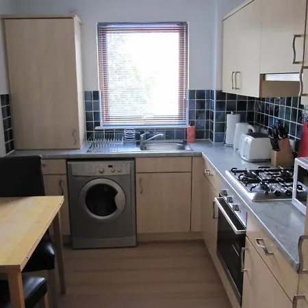 Cozy Off Road 2 Bedroom With Free Wi-fi And Private Parking Apartamento *