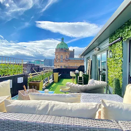 Two Bedroom Penthouse * 格拉斯哥