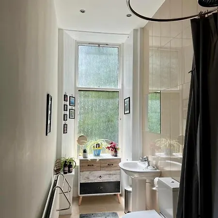 Beautiful Double In Idyllic West End Townhouse Ubytování v soukromí Glasgow