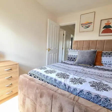 Сasa de vacaciones Homely Three Bed In