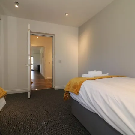 Signature - Railway House 5 Bed Apartmán *
