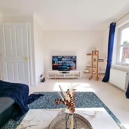 בית נופש Homely Three Bed In גלאזגו