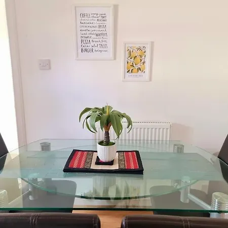 Сasa de vacaciones Homely Three Bed In