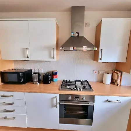 בית נופש Homely Three Bed In