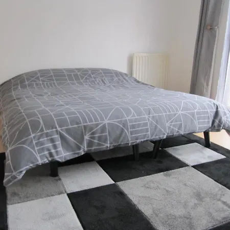 Cozy Off Road 2 Bedroom With Free Wi-fi And Private Parking * Glasgow