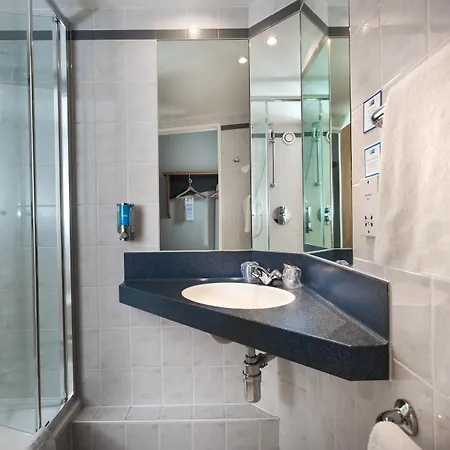 快捷假日酒店 - - 城市滨江ctr酒店 酒店