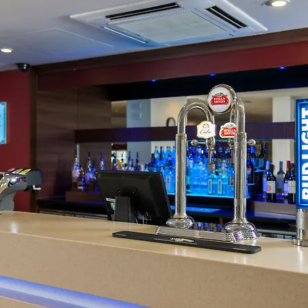 Express - Glasgow Airport By Ihg מלון 3*