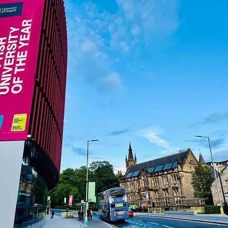 فيلة Designer House - Of / 'hillhead' West End G12 - Luxurious & Contemporary Detached House / Terrace / Garden / 'electric Car Charging' Garage Parking