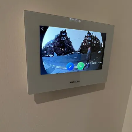 Designer House - Of / 'hillhead' West End G12 - Luxurious & Contemporary Detached House / Terrace / Garden / 'electric Car Charging' Garage Parking Villa Glasgow