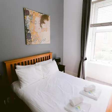Pass The Keys 2 Bed In West End