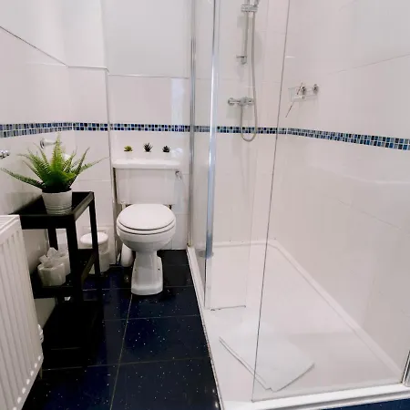 Pass The Keys 2 Bed In West End *