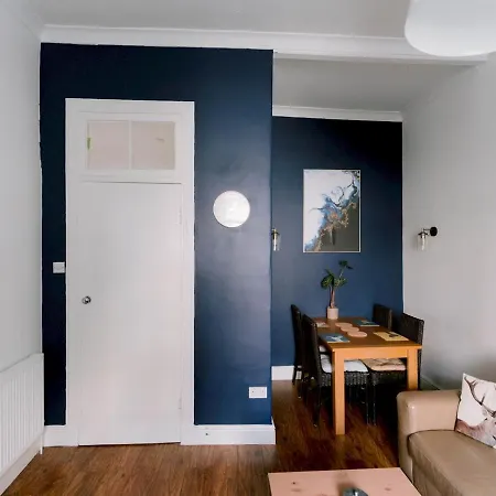 Pass The Keys 2 Bed In West End *