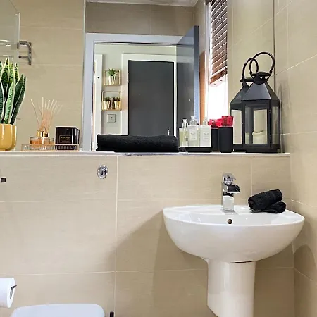 Two Bedroom Penthouse 公寓